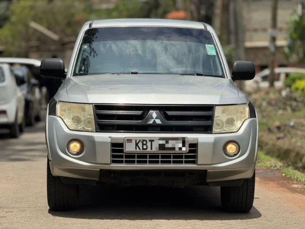 2012 Mitsubishi Pajero