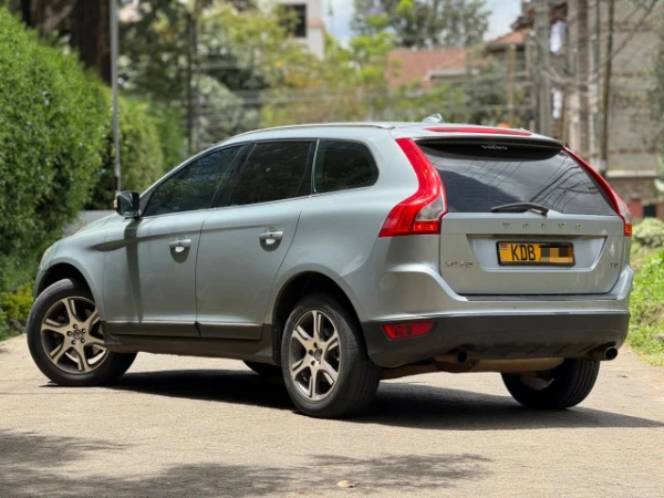 2014 Volvo XC60 T5
