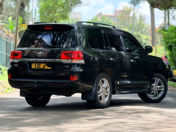 2010 Toyota Land Cruiser V8 ZX