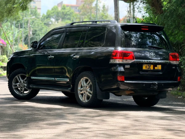 2010 Toyota Land Cruiser V8 ZX