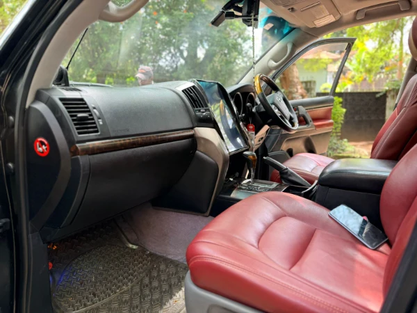 2010 Toyota Land Cruiser V8 ZX