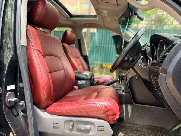 2010 Toyota Land Cruiser V8 ZX