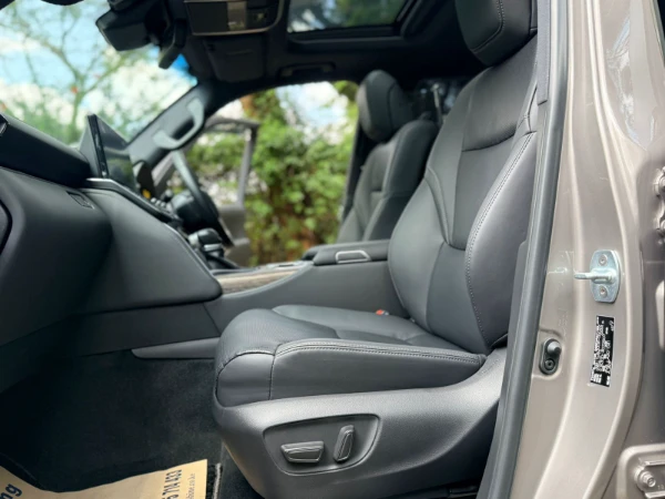 2023 Toyota Land Cruiser ZX LC300 Fully Loaded