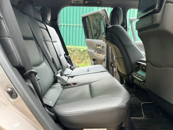 2023 Toyota Land Cruiser ZX LC300 Fully Loaded