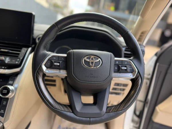 2023 Toyota Land Cruiser ZX LC300 Fully Loaded