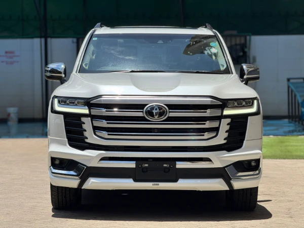2023 Toyota Land Cruiser ZX LC300 Fully Loaded