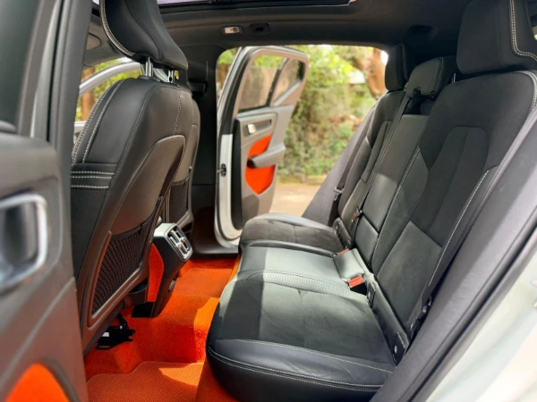 2019 Volvo XC40 T5 R-Design Sunroof