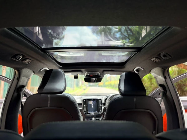 2019 Volvo XC40 T5 R-Design Sunroof