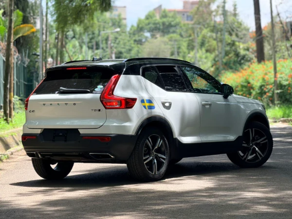 2019 Volvo XC40 T5 R-Design Sunroof