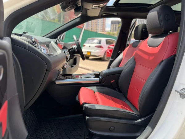 2019 Mercedes Benz B180 Sunroof