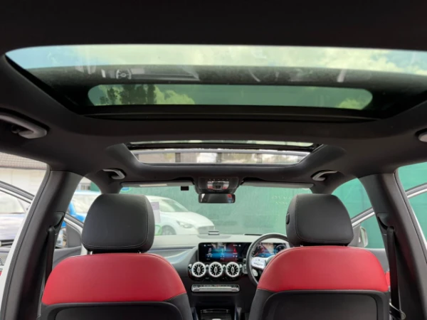 2019 Mercedes Benz B180 Sunroof