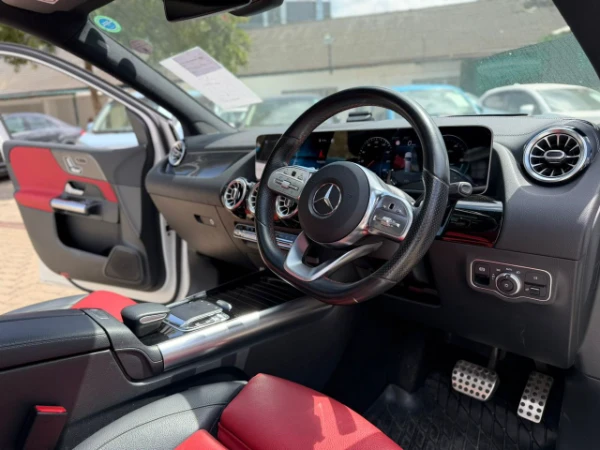 2019 Mercedes Benz B180 Sunroof