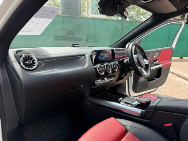 2019 Mercedes Benz B180 Sunroof