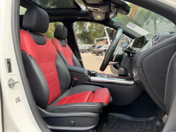 2019 Mercedes Benz B180 Sunroof