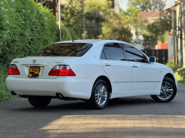 2009 Toyota Crown Royal Saloon