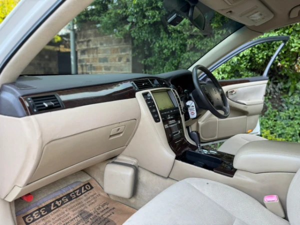 2009 Toyota Crown Royal Saloon