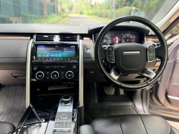 2018 LandRover Discovery HSE TD6 Sunroof