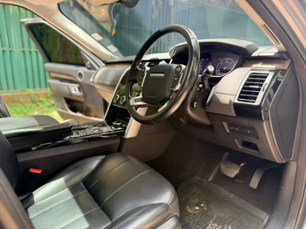 2018 LandRover Discovery HSE TD6 Sunroof