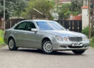 2006 Mercedes Benz E200