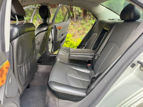 2006 Mercedes Benz E200
