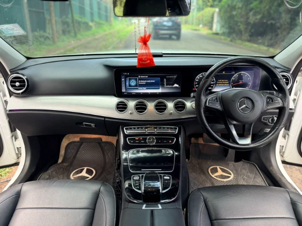 2017 Mercedes Benz E200 4Matic