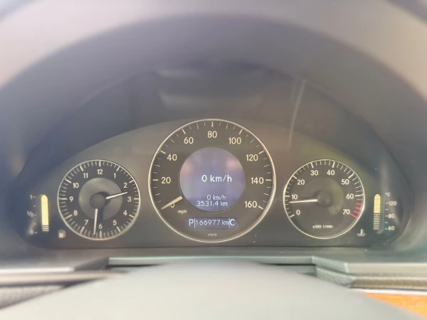 2006 Mercedes Benz E200