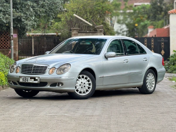 2006 Mercedes Benz E200