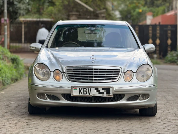 2006 Mercedes Benz E200