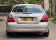 2006 Mercedes Benz E200