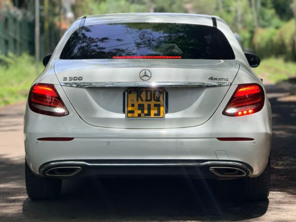 2017 Mercedes Benz E200 4Matic