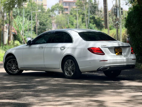 2017 Mercedes Benz E200 4Matic