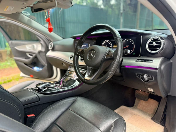 2017 Mercedes Benz E200 4Matic