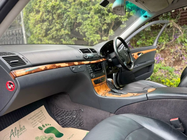 2006 Mercedes Benz E200