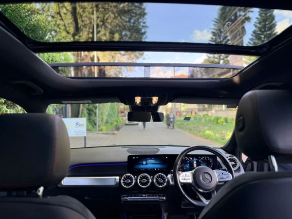 2021 Mercedes Benz GLB Sunroof