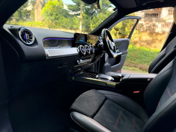 2021 Mercedes Benz GLB Sunroof