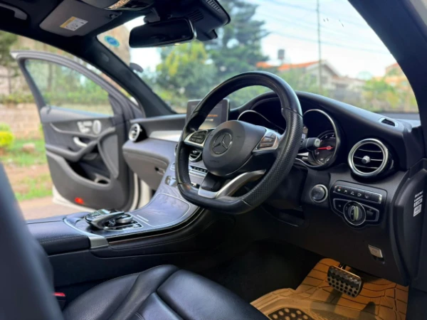 2018 Mercedes Benz GLC250 4MATIC Sunroof