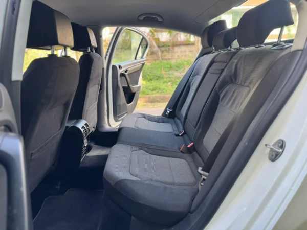 2013 Volkswagen Passat Low Mileage