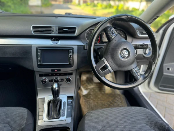 2013 Volkswagen Passat Low Mileage