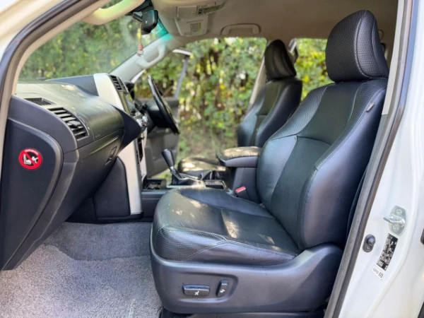 2012 Toyota LandCruiser Prado TX