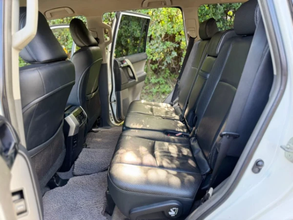 2012 Toyota LandCruiser Prado TX