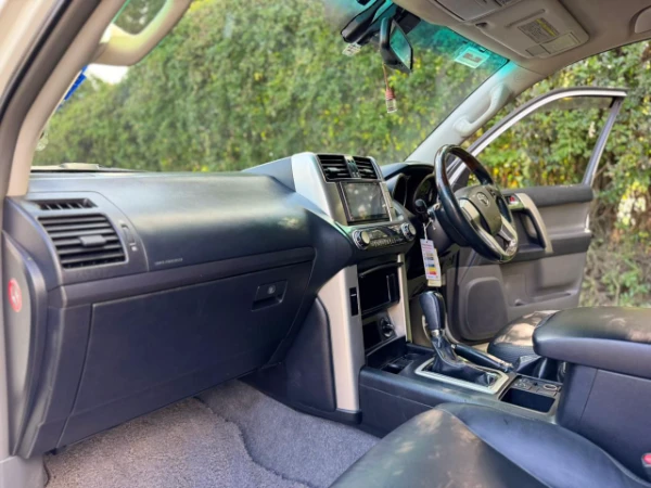 2012 Toyota LandCruiser Prado TX