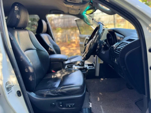 2012 Toyota LandCruiser Prado TX