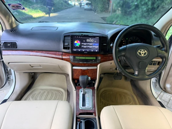 2004 Toyota Premio