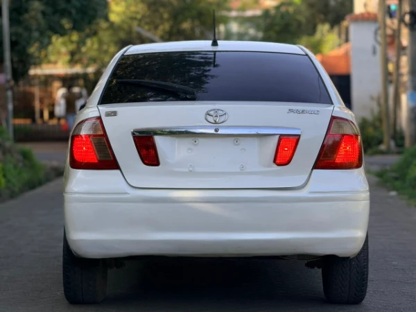 2004 Toyota Premio