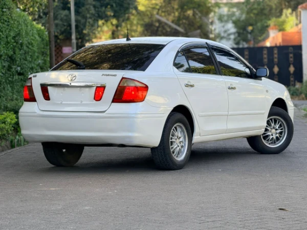2004 Toyota Premio