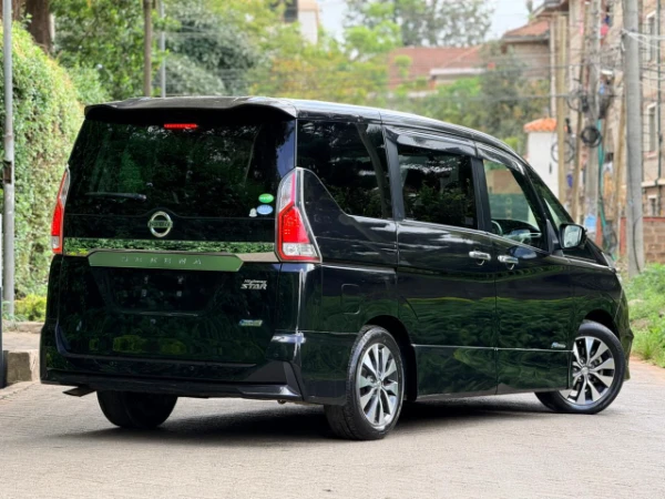 2018 Nissan Serena Highway Star