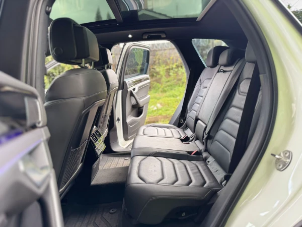 2019 Volkswagen Touareg TDI Sunroof