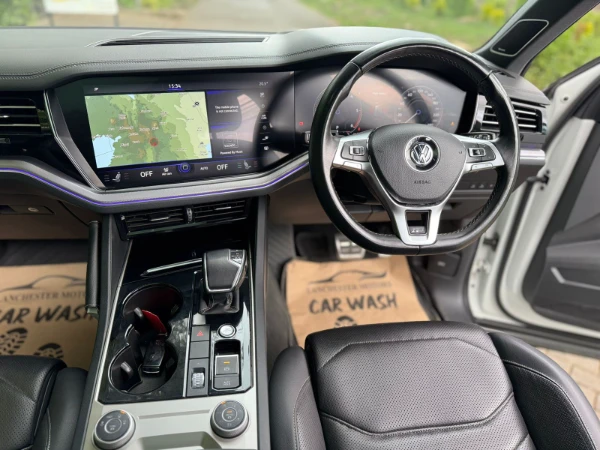2019 Volkswagen Touareg TDI Sunroof