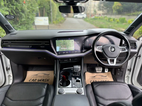 2019 Volkswagen Touareg TDI Sunroof