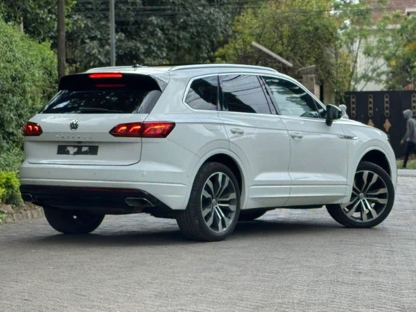 2019 Volkswagen Touareg TDI Sunroof